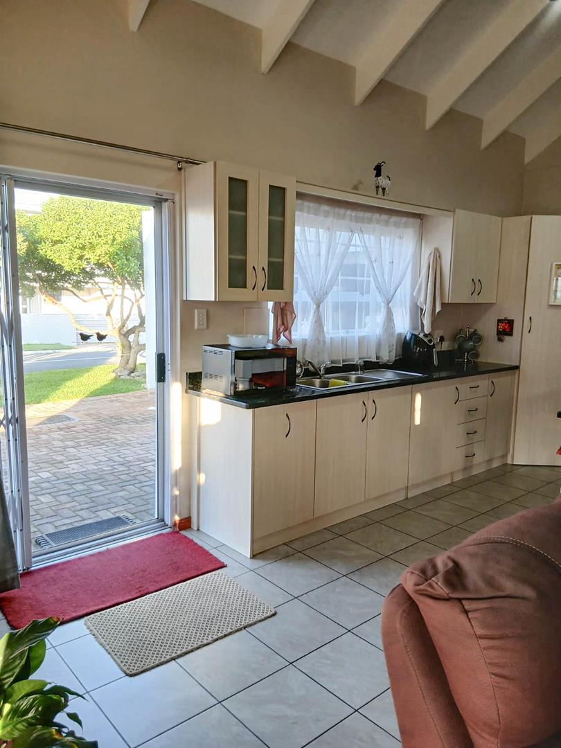 2 Bedroom Property for Sale in Sandbaai Western Cape